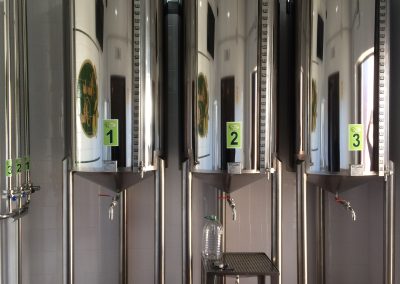 Fabricación e instalación de bodegas